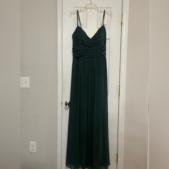 Dresses - Picture 3 of 15